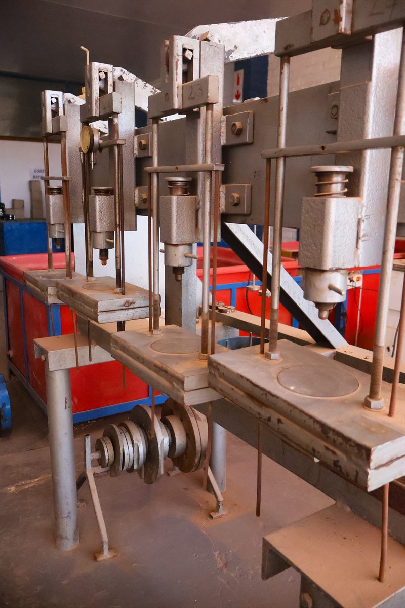 Multiple consolidation testing apparatuses