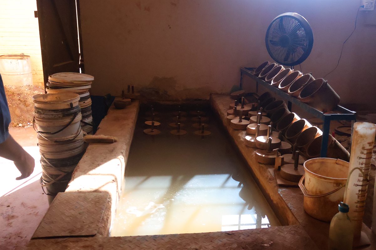 Soaking tank used during soil testing procedures
